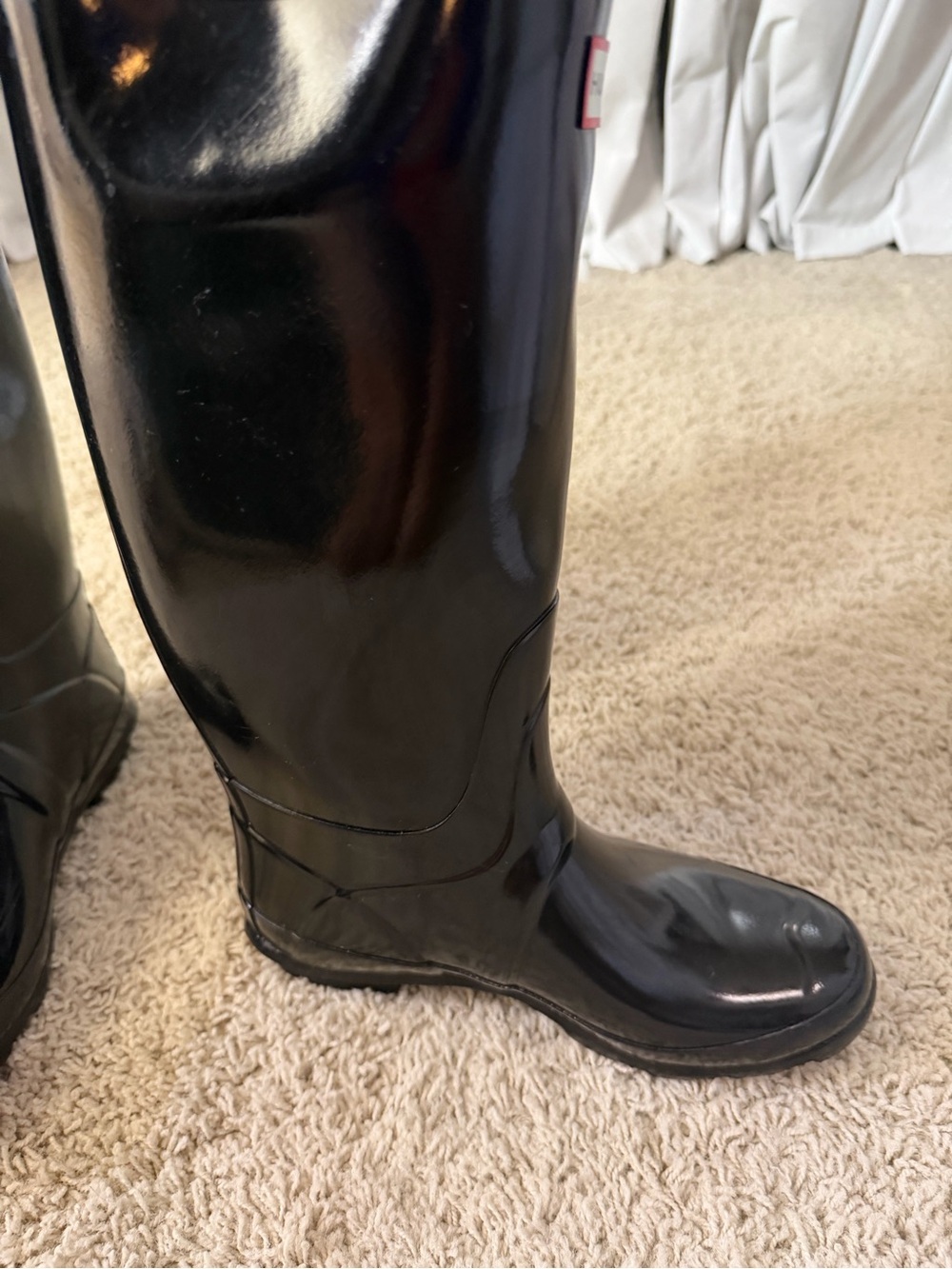 Hunter Gloss Black Tall Rain Boots (with liner) - size 8 - Picture 13 of 16